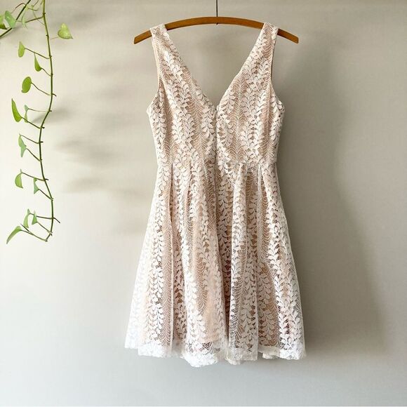 Lulus All of My‎ Heart White Lace Skater Dress XS - Picture 5 of 7